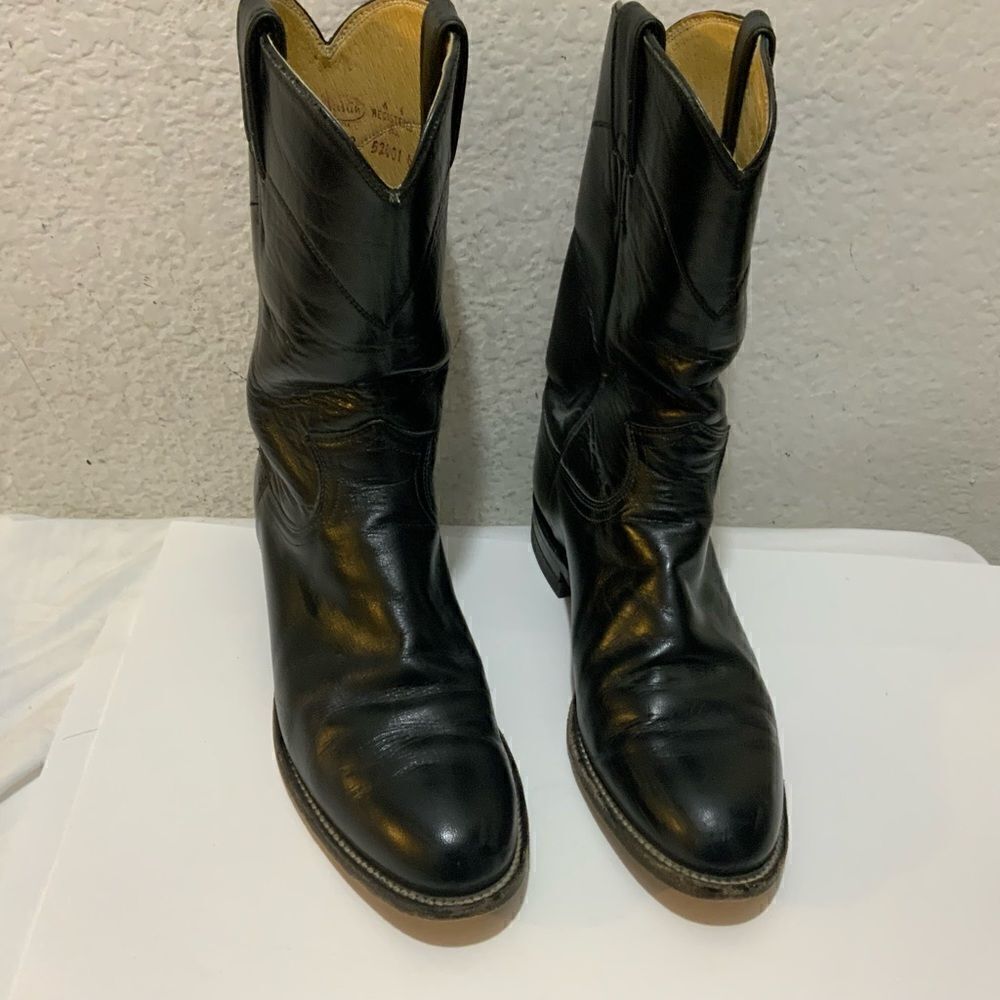 Justin Boots Cora L3703 10” Tall Women’s Roper Boot.